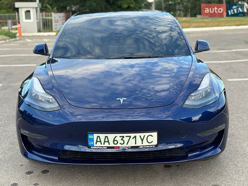 Седан Tesla Model 3 2022 в Кропивницком