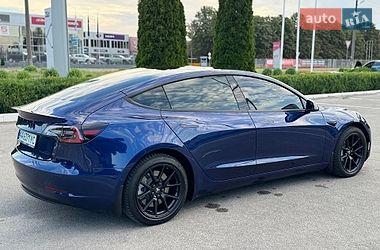 Седан Tesla Model 3 2022 в Кропивницком