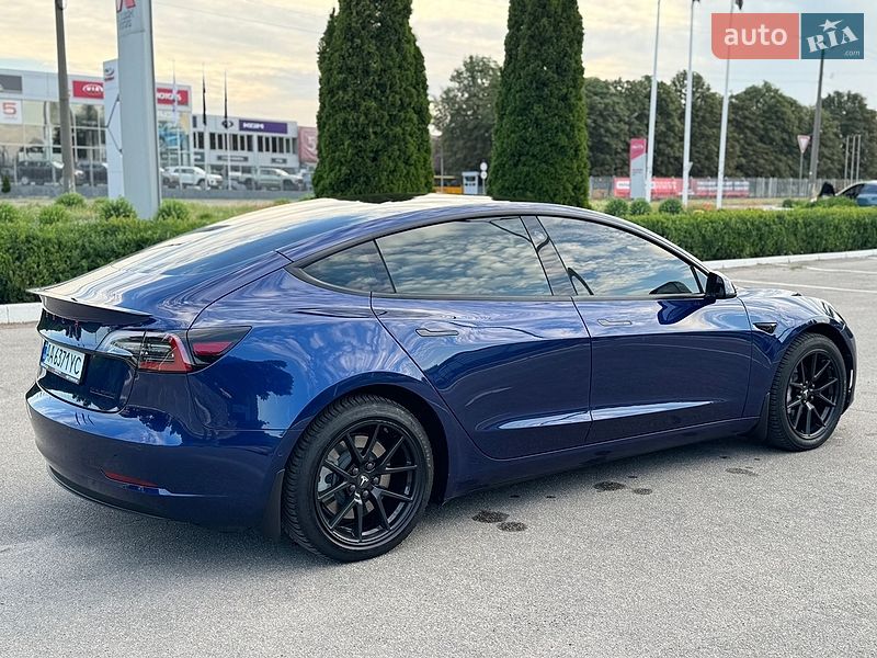 Седан Tesla Model 3 2022 в Кропивницком