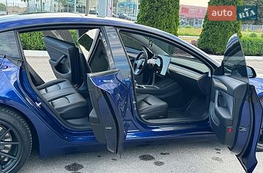 Седан Tesla Model 3 2022 в Кропивницком