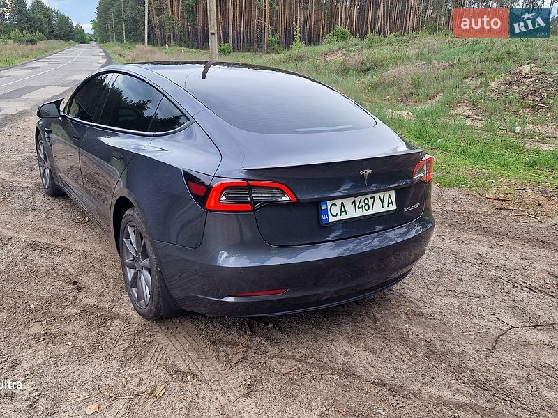 Седан Tesla Model 3 2022 в Черкассах