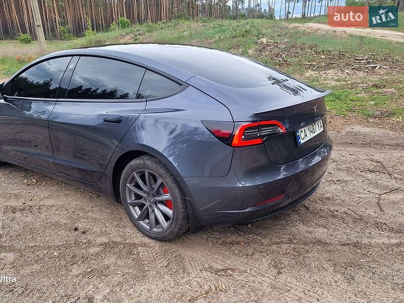 Седан Tesla Model 3 2022 в Черкассах