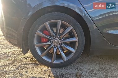 Седан Tesla Model 3 2022 в Черкассах