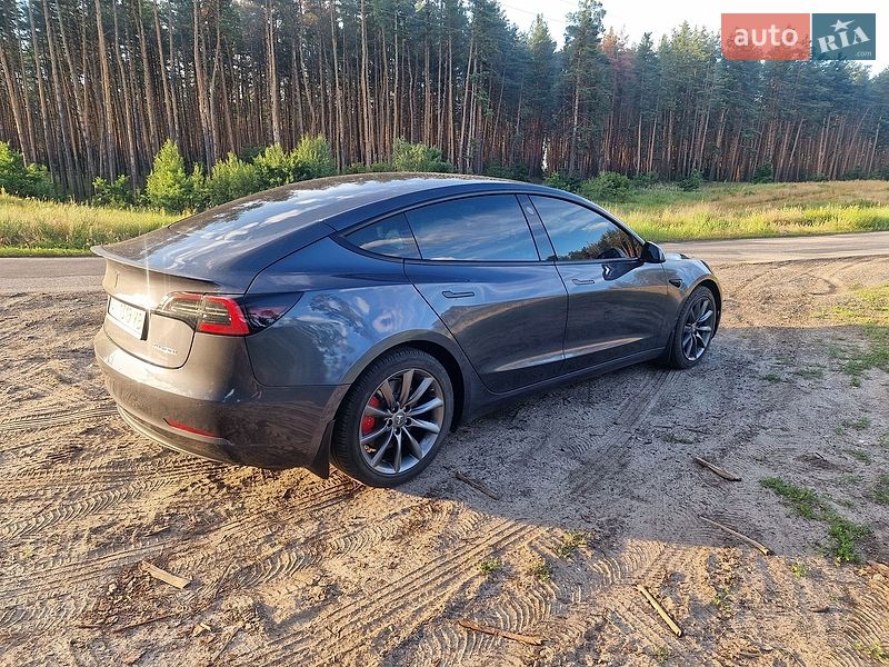 Седан Tesla Model 3 2022 в Черкассах