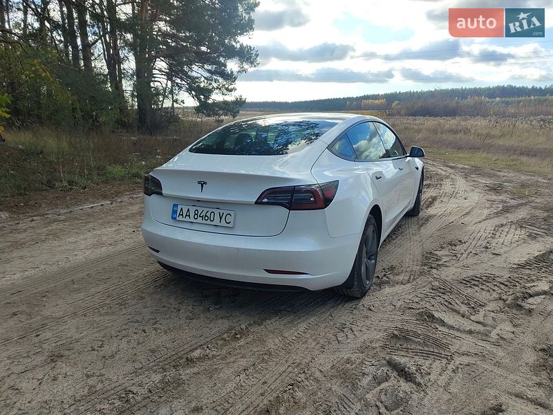 Седан Tesla Model 3 2019 в Макарові