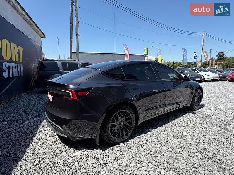 Седан Tesla Model 3 2025 в Стрые