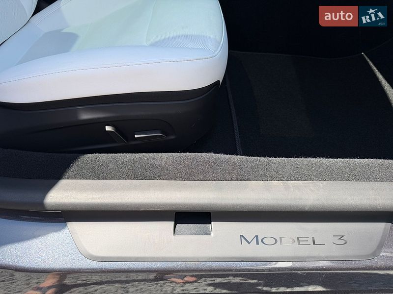 Седан Tesla Model 3 2025 в Стрые