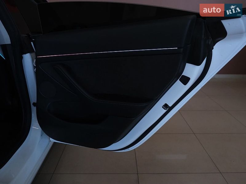 Седан Tesla Model 3 2021 в Одессе