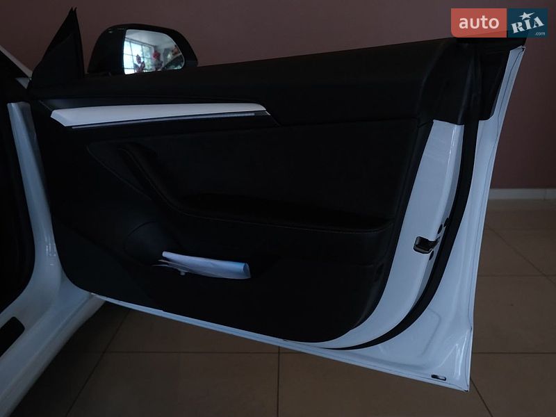 Седан Tesla Model 3 2021 в Одессе