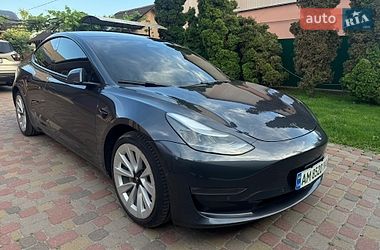 Седан Tesla Model 3 2022 в Киеве