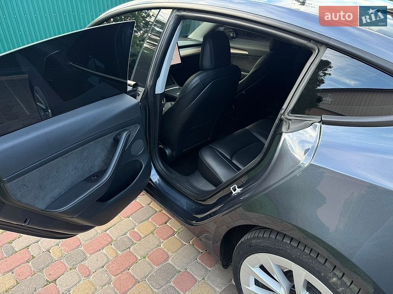 Седан Tesla Model 3 2022 в Киеве