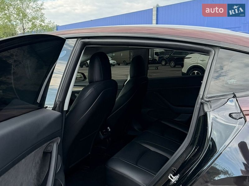 Седан Tesla Model 3 2022 в Дніпрі