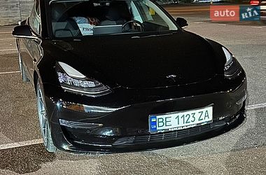 Седан Tesla Model 3 2018 в Одесі
