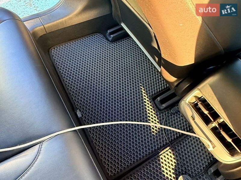 Седан Tesla Model 3 2018 в Одесі