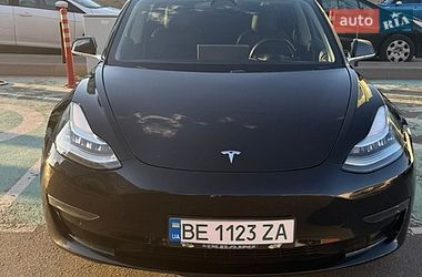 Седан Tesla Model 3 2018 в Одесі