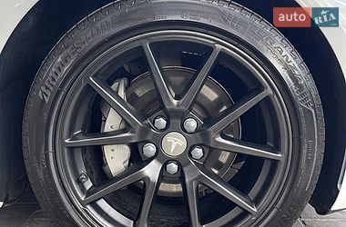 Седан Tesla Model 3 2022 в Києві