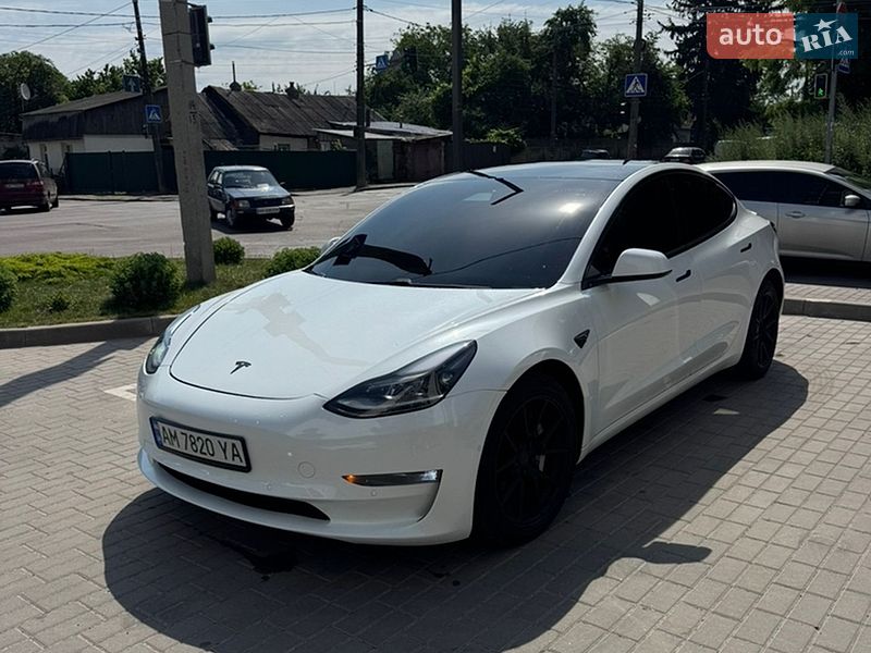 Tesla Model 3 2021