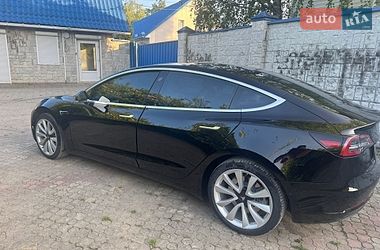Седан Tesla Model 3 2018 в Долині