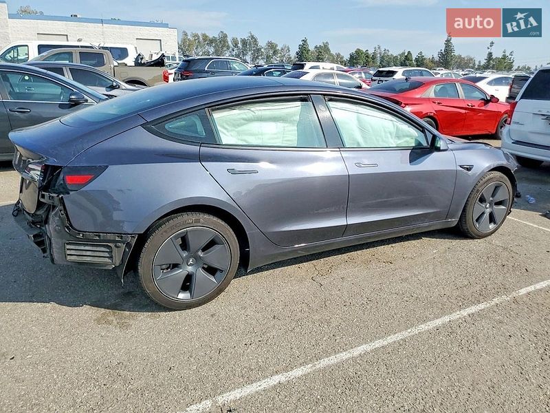 Седан Tesla Model 3 2023 в Виннице