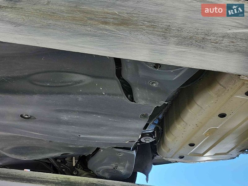 Седан Tesla Model 3 2023 в Виннице