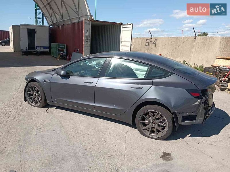 Седан Tesla Model 3 2023 в Виннице