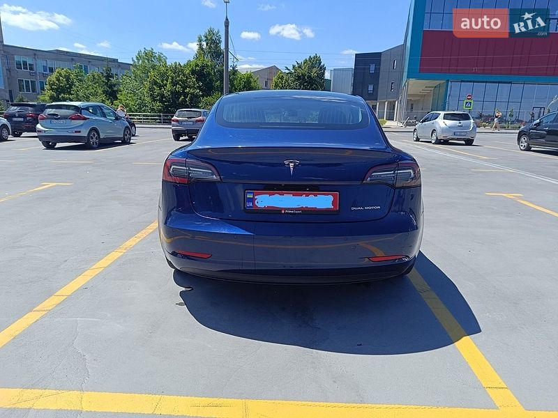 Седан Tesla Model 3 2019 в Тернополі