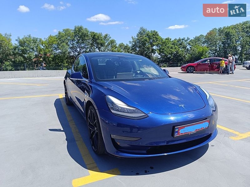 Седан Tesla Model 3 2019 в Тернополі