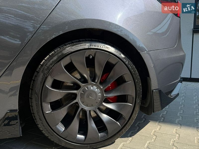 Седан Tesla Model 3 2022 в Киеве