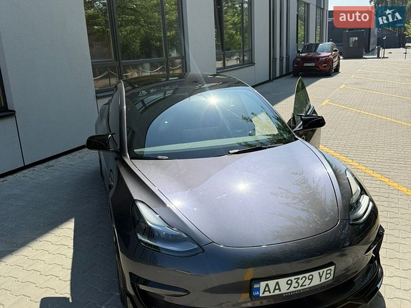 Седан Tesla Model 3 2022 в Киеве