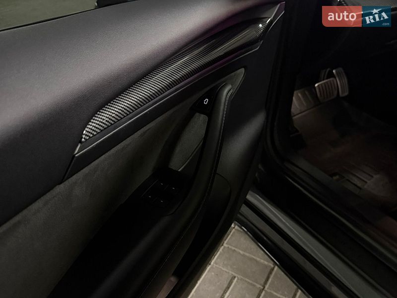 Седан Tesla Model 3 2022 в Киеве
