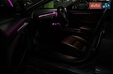 Седан Tesla Model 3 2022 в Киеве