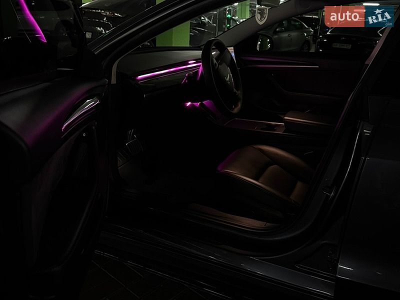 Седан Tesla Model 3 2022 в Киеве