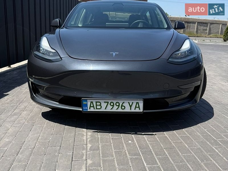 Седан Tesla Model 3 2020 в Виннице