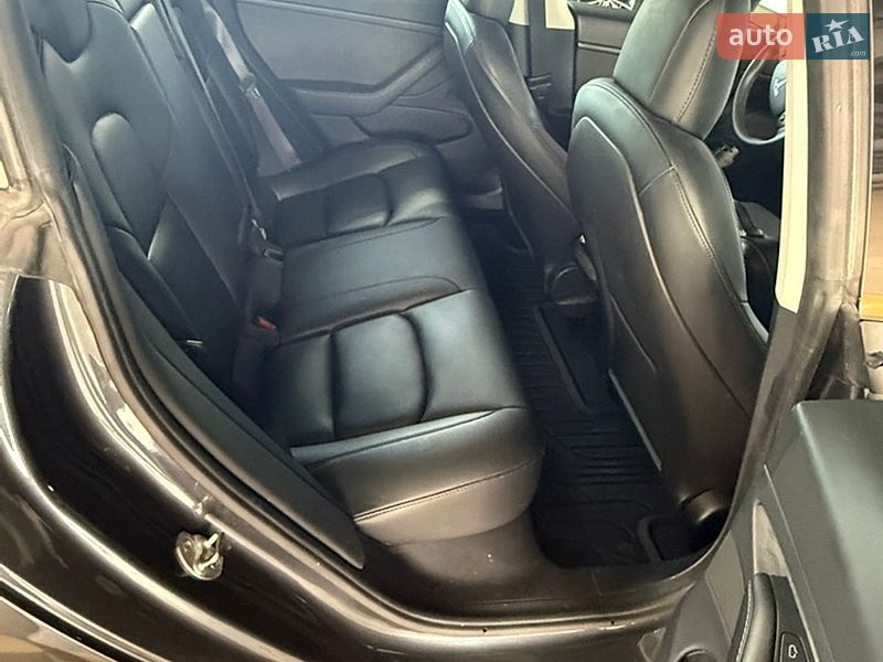 Седан Tesla Model 3 2020 в Виннице