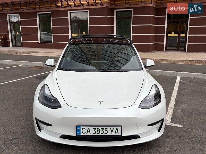 Седан Tesla Model 3 2022 в Умані фото Седан Tesla Model 3 2022 в Умані