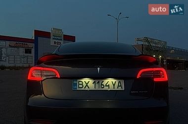 Седан Tesla Model 3 2022 в Чернігові