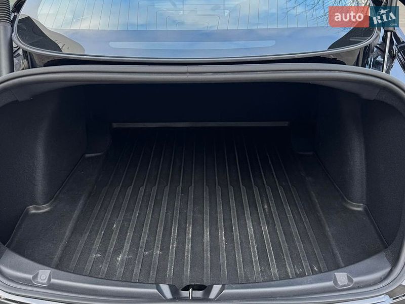 Седан Tesla Model 3 2023 в Одессе