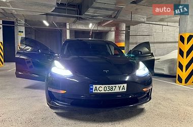 Седан Tesla Model 3 2021 в Киеве