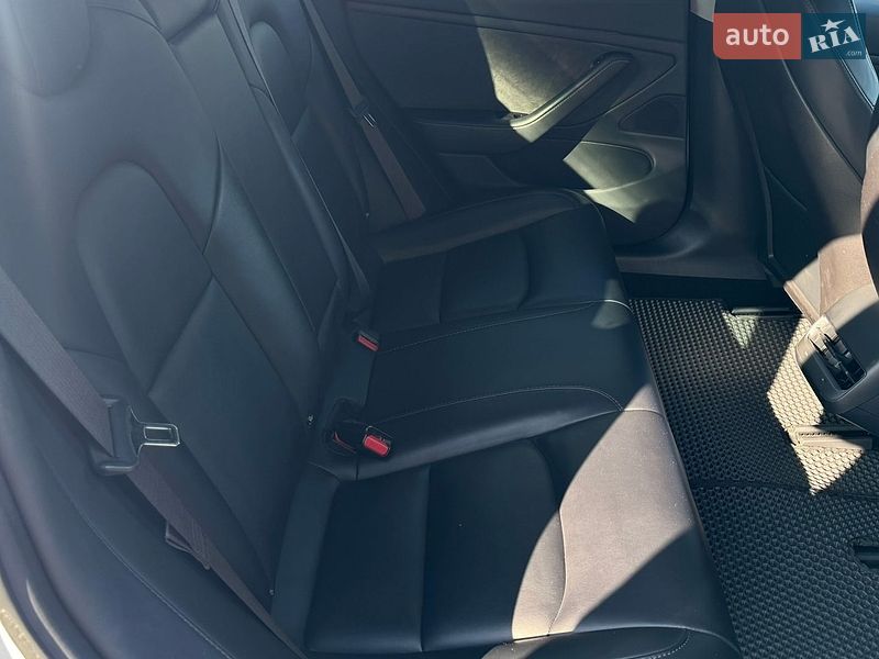 Седан Tesla Model 3 2018 в Днепре