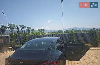 Седан Tesla Model 3 2022 в Ужгороді