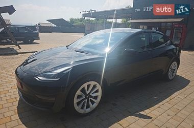 Седан Tesla Model 3 2022 в Ужгороді