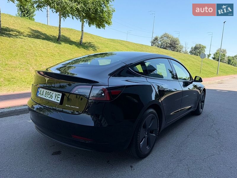 Седан Tesla Model 3 2023 в Киеве