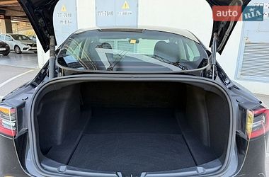 Седан Tesla Model 3 2023 в Киеве