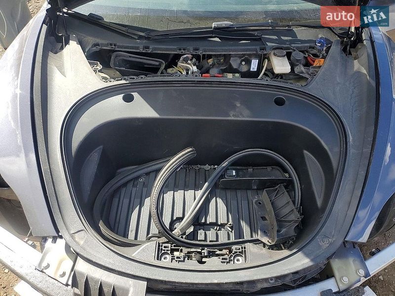 Седан Tesla Model 3 2023 в Львові
