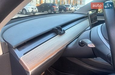 Седан Tesla Model 3 2022 в Вінниці