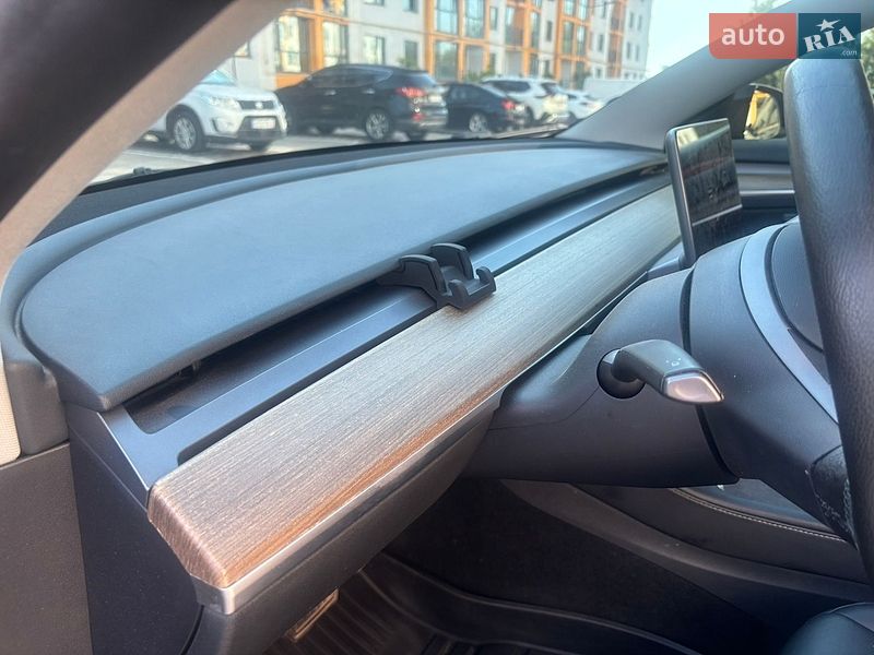 Седан Tesla Model 3 2022 в Вінниці