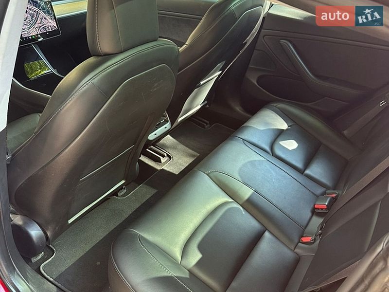 Седан Tesla Model 3 2018 в Киеве