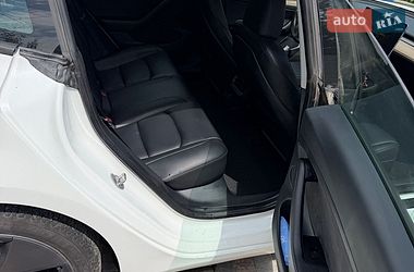 Седан Tesla Model 3 2023 в Чернигове