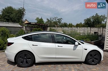 Седан Tesla Model 3 2023 в Чернигове