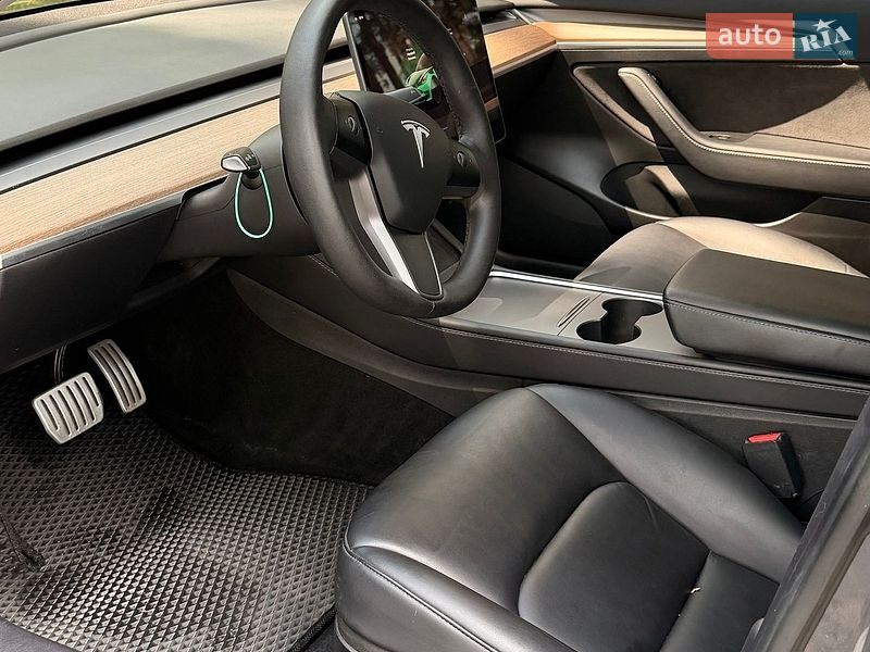 Седан Tesla Model 3 2022 в Києві